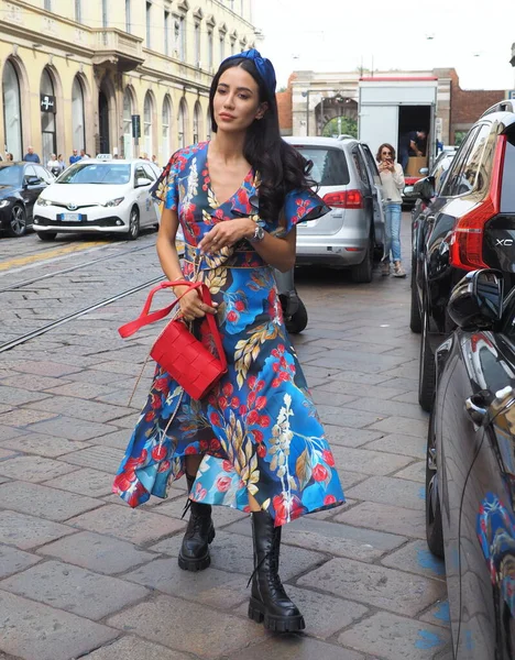 Fashion Blogger Tamara Kalinic Styl Ulicy Strój Przed Peter Pilotto — Zdjęcie stockowe