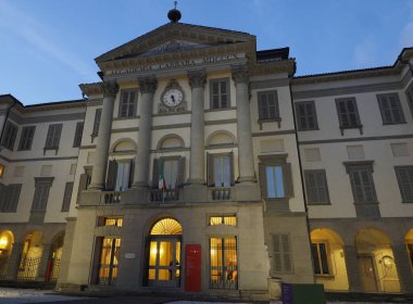 Accademia Carrara, Bergamo 'da bir sanat galerisi ve güzel sanatlar akademisi. Lombardy, İtalya
