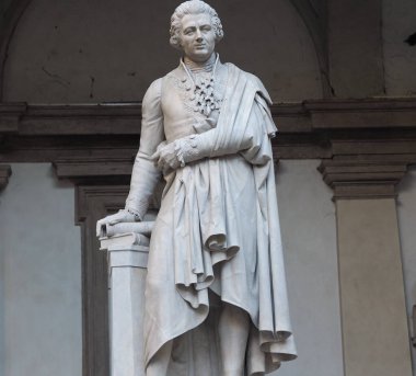 Filozof, ekonomist ve tarihçi Pietro Verri heykeli