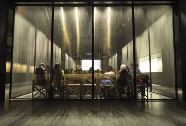 Armani / Silos, Milan 'da Armani koleksiyonlarına adanmış moda sanat alanı.