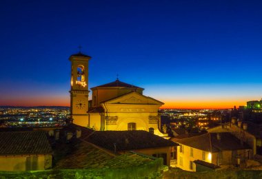 Bergamo Alta 'dan gün batımı, Lombardy, İtalya.