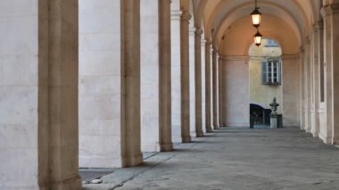 Şehir kütüphanesinin altındaki atari salonu Angelo Mai, Bergamo Alta, Lombardy, İtalya