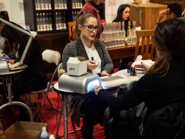  Sanatçılar Milan, İtalya 'da fuar fuarı 