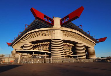 Stadio Giuseppe Meazza, İtalya 'nın Milano kentinde bulunan Milano şehrinde bulunan bir futbol stadyumu.