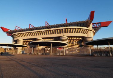 Stadio Giuseppe Meazza, İtalya 'nın Milano kentinde bulunan Milano şehrinde bulunan bir futbol stadyumu.