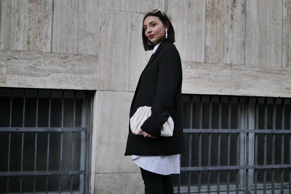  Milano moda haftası 2020 / 2021 'de Bottega Veneta defilesinden önce moda blogcusu sokak tarzı kıyafet