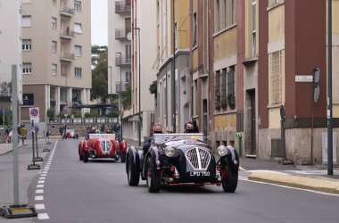 1000 mil, yıllık antika araba yarışı. Brescia 'nın ilk özel sahnesi..