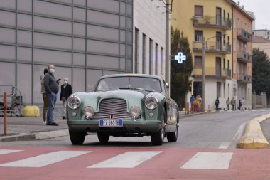  1000 mil, yıllık antika araba yarışı. Brescia 'nın ilk özel sahnesi..