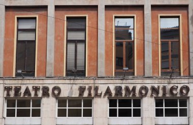 Filarmonico Tiyatrosu, İtalya, Verona 'daki ana opera tiyatrosu ve Avrupa' nın önde gelen opera binalarından biri.