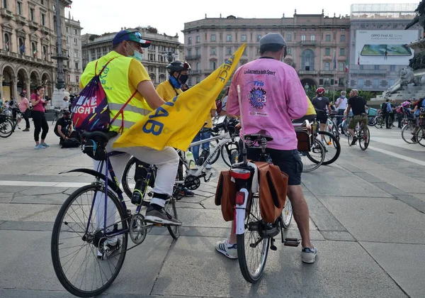 Viernes Para Futura Huelga Bicicletas Plaza Del Duomo Milán Italia —  Fotos de Stock