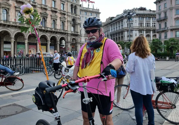 Viernes Para Futura Huelga Bicicletas Plaza Del Duomo Milán Italia —  Fotos de Stock
