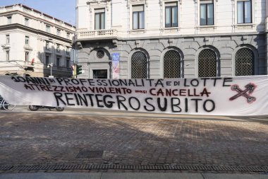 Gösteri ve etkinlik organizatörlerinin ulusal ve bölgesel hükümler ile ilgili eylemleri düzenleyenleri protesto edin..