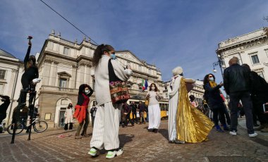 Gösteri ve etkinlik organizatörlerinin ulusal ve bölgesel hükümler ile ilgili eylemleri düzenleyenleri protesto edin..