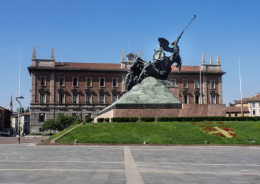 Trento ve Trieste Meydanı 'ndaki Birinci Dünya Savaşı' nın Anıtı.