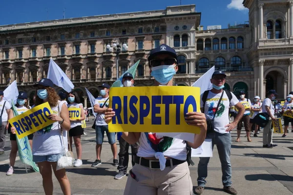 Centinaia Bandiere Magliette Striscioni Cartelli Con Parola Rispetto Hanno Invaso — Foto Stock