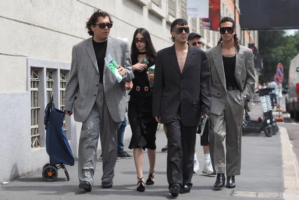 Fashion Bloggers Street Style Outfit Magliano Fashion Show Milano Fashion — Foto de Stock