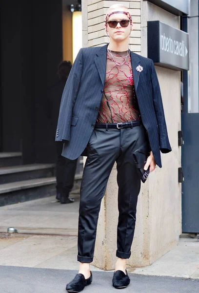 Modeblogger Streetstyle Outfits Vor Neil Barretts Modenschau Während Der Mailänder — Stockfoto