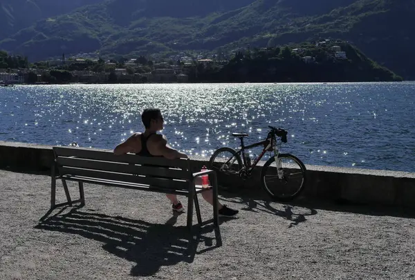 Admiring Lecco Lake Lombardia Olaszország — Stock Fotó