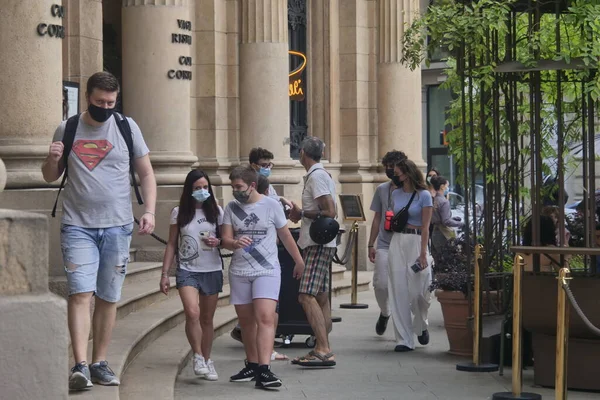 Μιλάνο Ξανανοίγει Μετά Κλείδωμα Κατάσταση Στην Πόλη Ανάμεσα Στους Δρόμους — Φωτογραφία Αρχείου