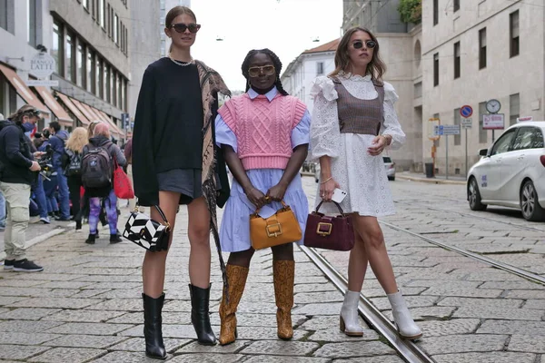 Fashion Bloggers Street Style Outfits Πριν Drome Fashion Show Στη — Φωτογραφία Αρχείου