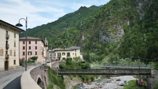 Vista Pequena Cidade Cassiglio 113 Habitantes Brembana Valley Bergamo Itália — Vídeo de Stock