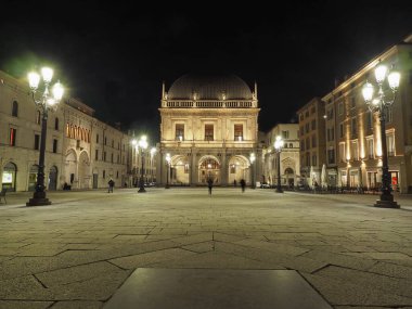 Gece Piazza della Loggia, Brescia, Lombardy, İtalya.