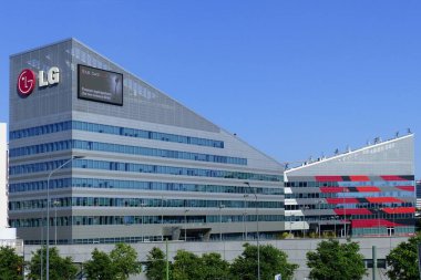 Piazza Gino Valle (Gino Valle Meydanı), 