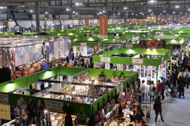 Tipik yerel ürünler olan zanaatkarlar yiyecek, folklor, müzik ve dans yok. Rho, Milan, İtalya.