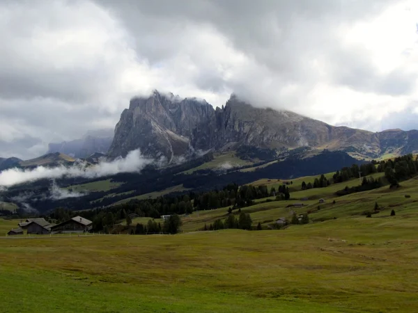 Montagne Alpe di Siusi Alpi vista panoramica — Foto Stock