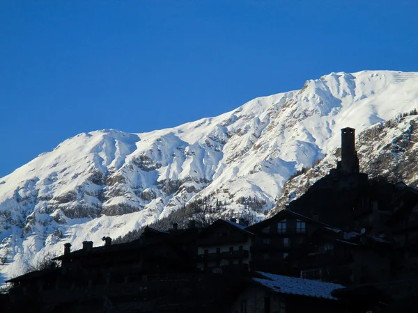 Pohoří Alp sněhu zimní slunce panoramatický pohled — Stock fotografie