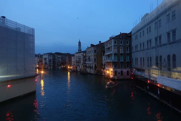 Kanaal Boot Foto Genomen Vanaf Rialtobrug Venetië Italië — Stockfoto