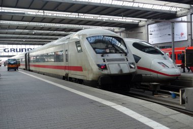 Avrupa 'da tren istasyonu vuruldu