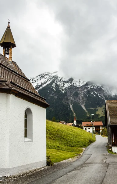 Avusturyalı köyün Dağı'nın eteklerinde sakin bir köşe