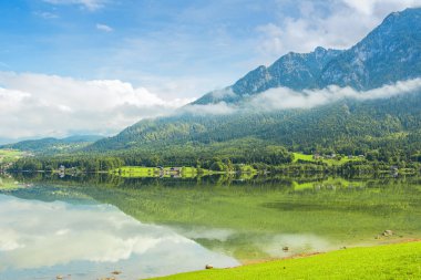Avstriya.Lake Hallstatt