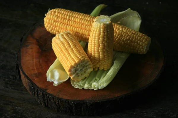 Sweet Corn Table — Stock Photo, Image