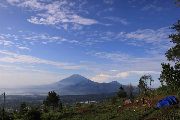 Merbabu Berg Und Schöner Blauer Himmel — Stockfoto