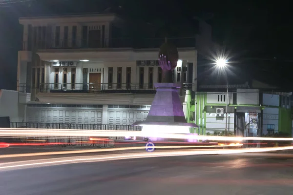 Luzes Rua Monumento Encruzilhada — Fotografia de Stock