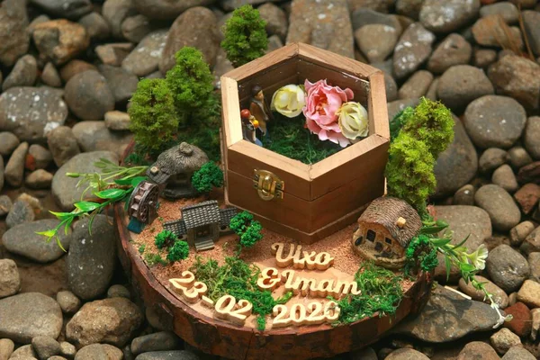 Hand crafted ring box for wedding rings and jewelry and gifts with a miniature fantasy ring box theme