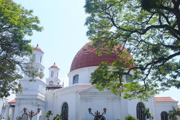 位于爪哇中部三宝良市的布洛克教堂的文化遗产建筑 作为旅游胜地 具有独特的哥特式艺术建筑 — 图库照片