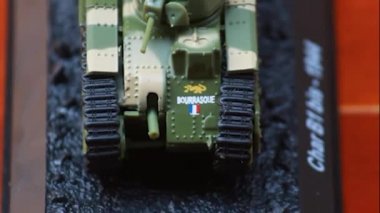 Birinci Dünya Savaşı 'ndan kalma minyatür ana savaş tankı.