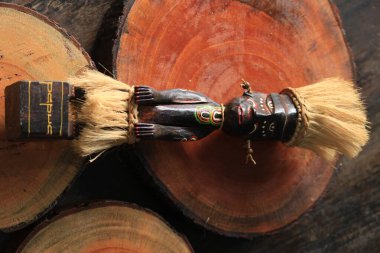 Papua Endonezya 'dan hatıra etnik sanatlar ürünü