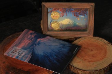 Japonya 'nın Fujiyama Dağı' ndan hatıra ve madalyalar.