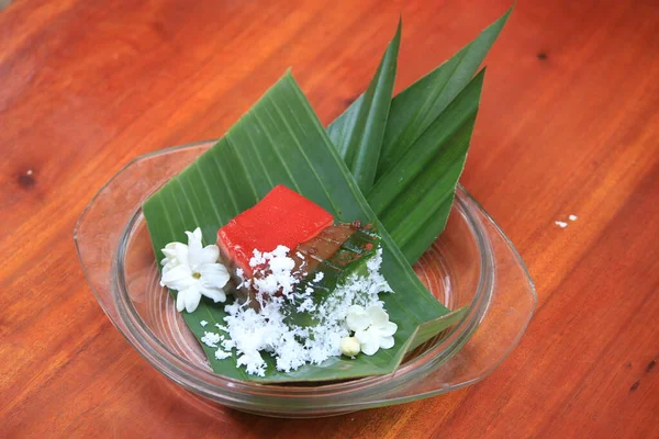Pastel Tradicional Colorido Indonesia Llamado Lapis Que Delicioso Con Una — Foto de Stock