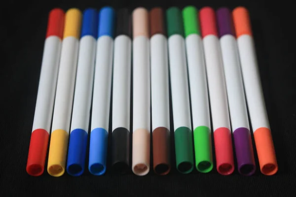 Een Scala Aan Markers Gekleurde Potloden Produceert Een Prachtig Helder — Stockfoto