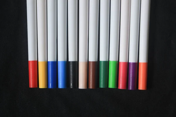 Een Scala Aan Markers Gekleurde Potloden Produceert Een Prachtig Helder — Stockfoto
