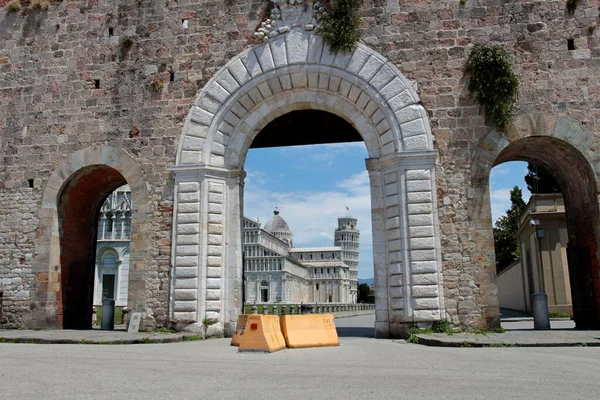 Piazza Dei Miracoli Pisa Vista Arco Porta Nuova — Fotografia de Stock