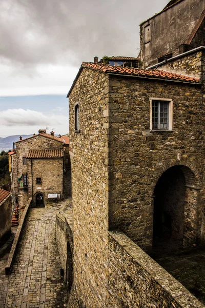 Tuscany 'deki ortaçağ köyü Fosdinovo