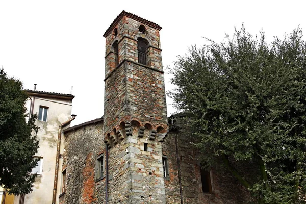 Uma Torre Sineira Centro Vila Medieval Castelnuovo Garfagnana Toscana Itália — Fotografia de Stock