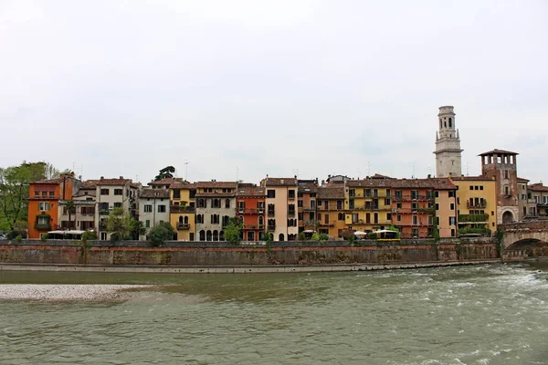 Adige nehri boyunca Verona
