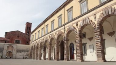 Lucca Dükalığı ve kemerleri.